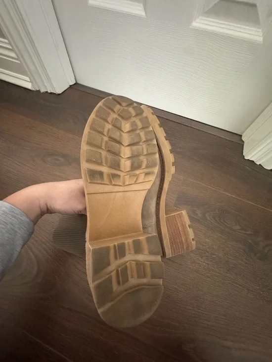 Steve Madden Kiley Pull On Chelsea Boot with Ribbed Shaft - Picture 4 of 5